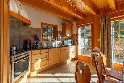 Magnificent views, maximum sunshine, dream skiing, absolute peace and quiet, walks 