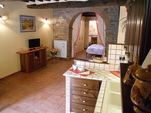 1 bedroom, iron/ironing board, Internet, bed sheets - Appartamento Stefy, Cortona, in the old town typical Tuscan (Cortona)