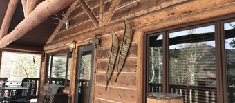 Propiedad familiar ubicada en un bosque de Aspen