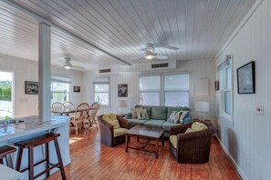 Smart TV - Pink Coral is your home in Paradise! (Elbow Cay)