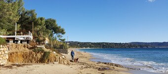 Quiet holiday villa with pool and stunning sea views for up to 10 people