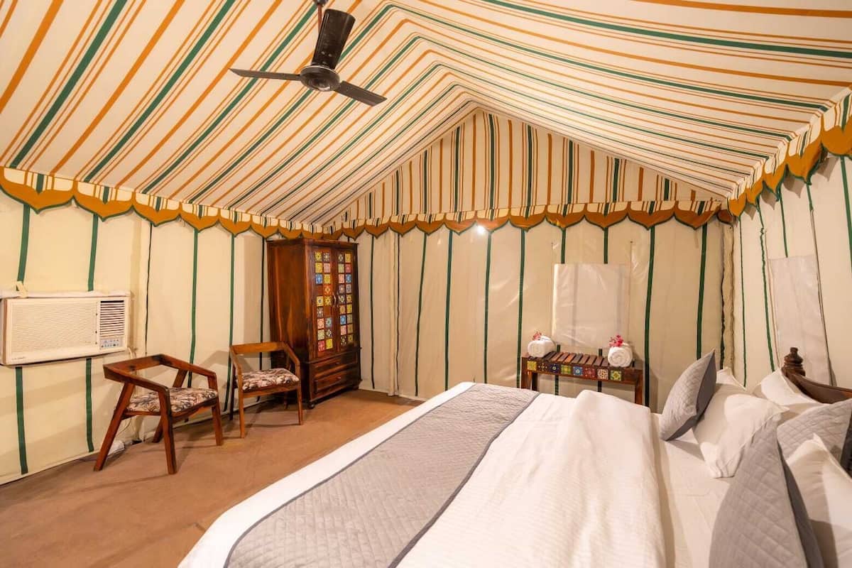 Luxury Tent, 1 Bedroom | Iron/ironing board, bed sheets