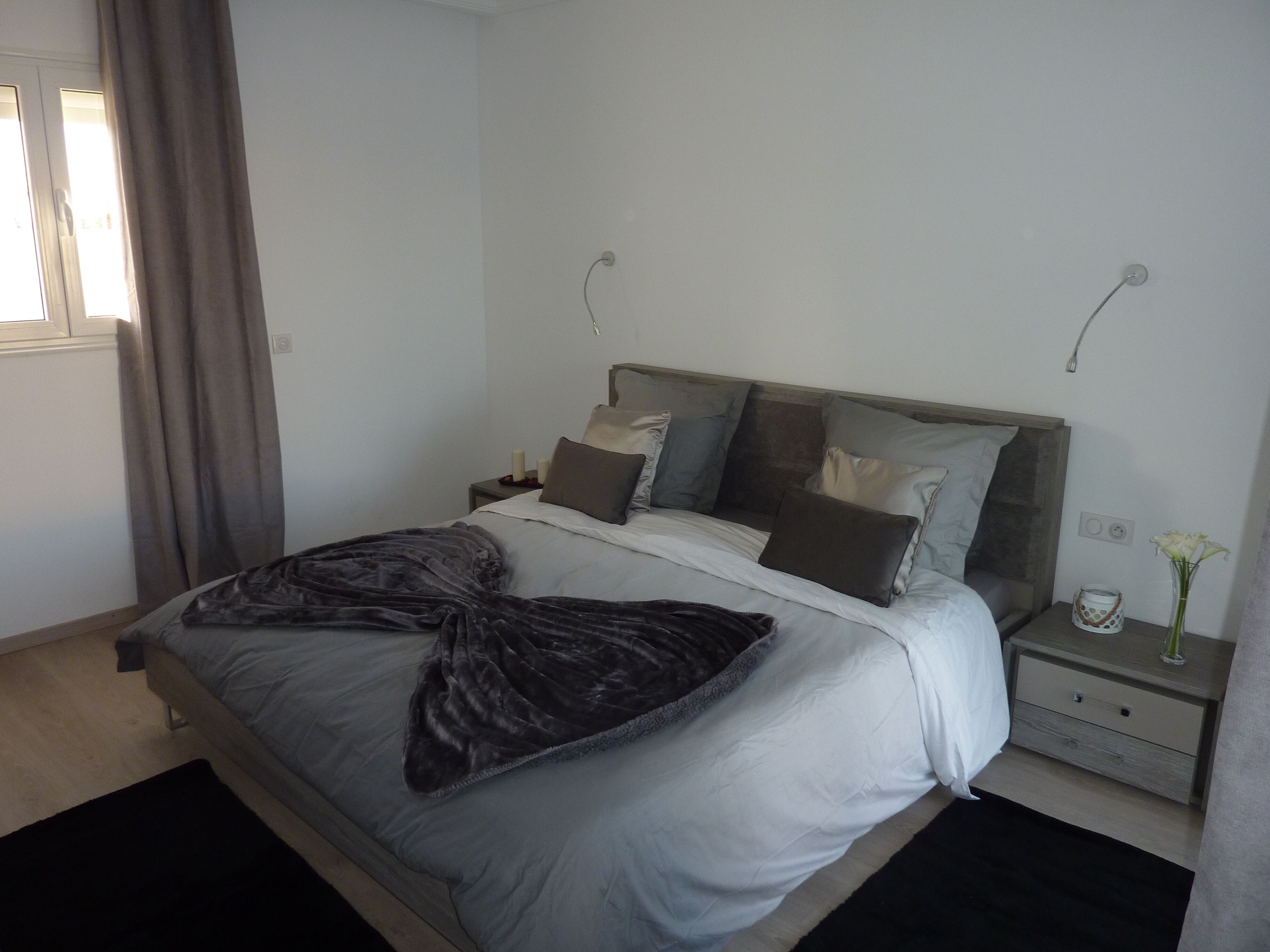 3 slaapkamers, een strijkplank/strijkijzer, gratis wifi, beddengoed