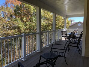 Outdoor dining - Five Star Villa Sleeps up to 10! (Branson)