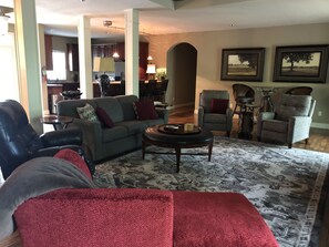 Interior - Five Star Villa Sleeps up to 10! (Branson)