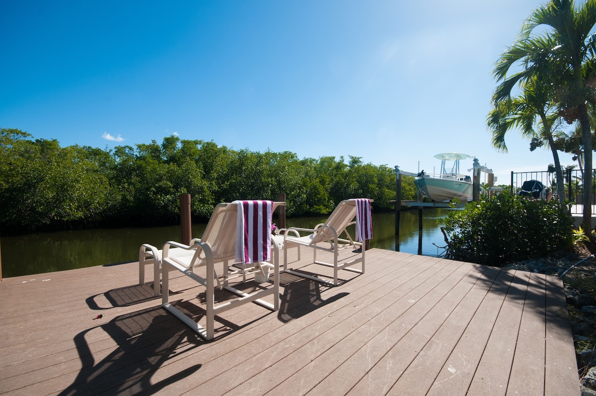 Photo 5 of 3BED 3BATH Tropical Paradise WATERFRONT POOL HOUSE On Canal 1 mile to the BEACH!