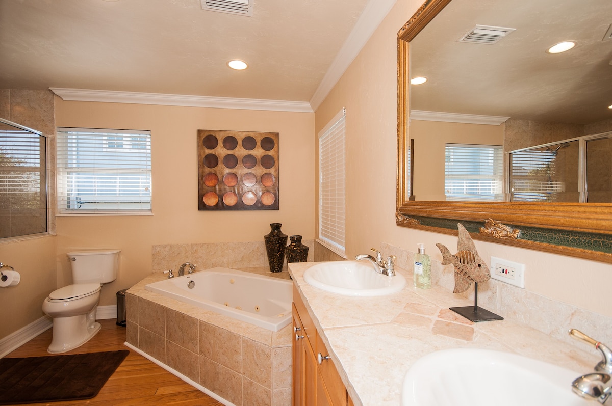 Photo 27 of 3BED 3BATH Tropical Paradise WATERFRONT POOL HOUSE On Canal 1 mile to the BEACH!
