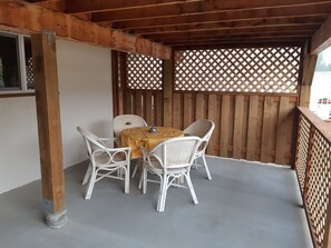 تناول الطعام بالخارج