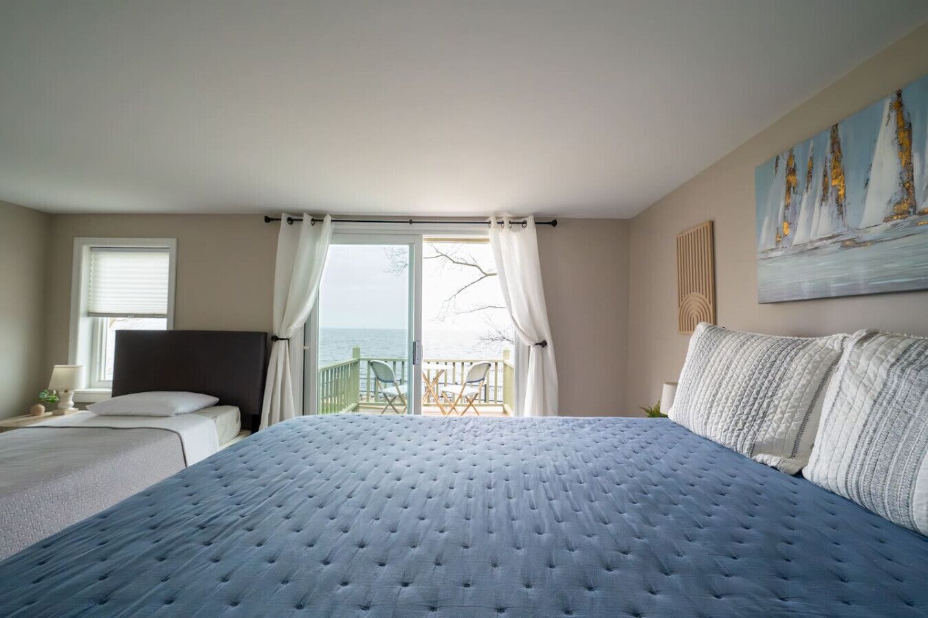 Desk, iron/ironing board, free WiFi, bed sheets
