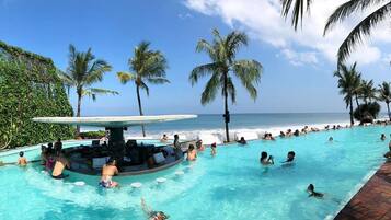 Kolam renang outdoor