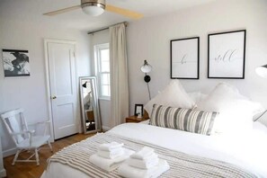 4 Schlafzimmer, Schreibtisch, Bügeleisen/Bügelbrett, Reisekinderbett