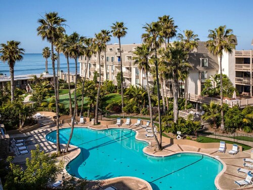 Stunning ocean views beach balcony 10 min to LEGOLAND CA King bed,pool and grill