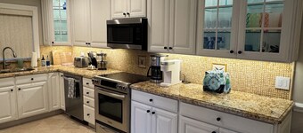 Relax by the sea! 3-Bedroom Delray Beach Home near Atlantic Ave