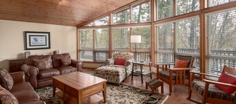 Falcon Cabin | Pets | Wood Fire