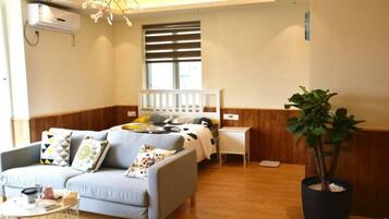 Luxury-Doppelzimmer, 1 Schlafzimmer | Schreibtisch, Verdunkelungsvorhänge, kostenloses WLAN