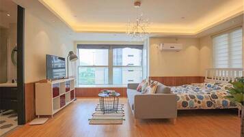 Luxury-Doppelzimmer, 1 Schlafzimmer | Schreibtisch, Verdunkelungsvorhänge, kostenloses WLAN