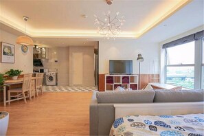 Luxury-Doppelzimmer, 1 Schlafzimmer | Schreibtisch, Verdunkelungsvorhänge, kostenloses WLAN