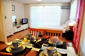 Room (18py)