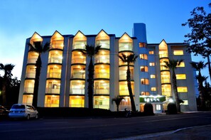 Front of property – evening/night - Jeju Jungmun Village (Seogwipo)