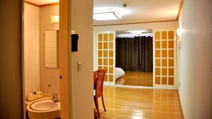 Room (22py) | Sinki Bilik Mandi