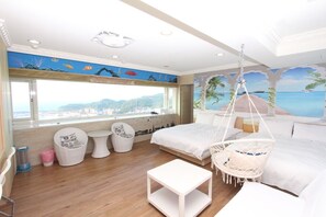 Deluxe Suite | Down duvets, individually decorated, individually furnished, desk - HF Keelung 61 (Keelung)