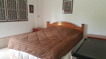 Standard Double Room, 1 Double Bed, Non Smoking, Garden View | Bed sheets