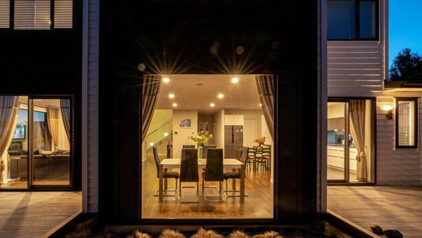 Exterior - LongBay Spacious Luxurious 5 Bdrm House (Auckland)
