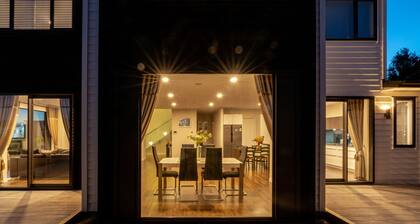 LongBay Spacious Luxurious 5 Bdrm House