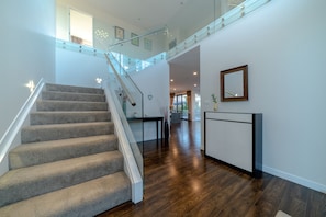 Luxury House, 5 Bedrooms | Living area | Flat-screen TV, fireplace - LongBay Spacious Luxurious 5 Bdrm House (Auckland)