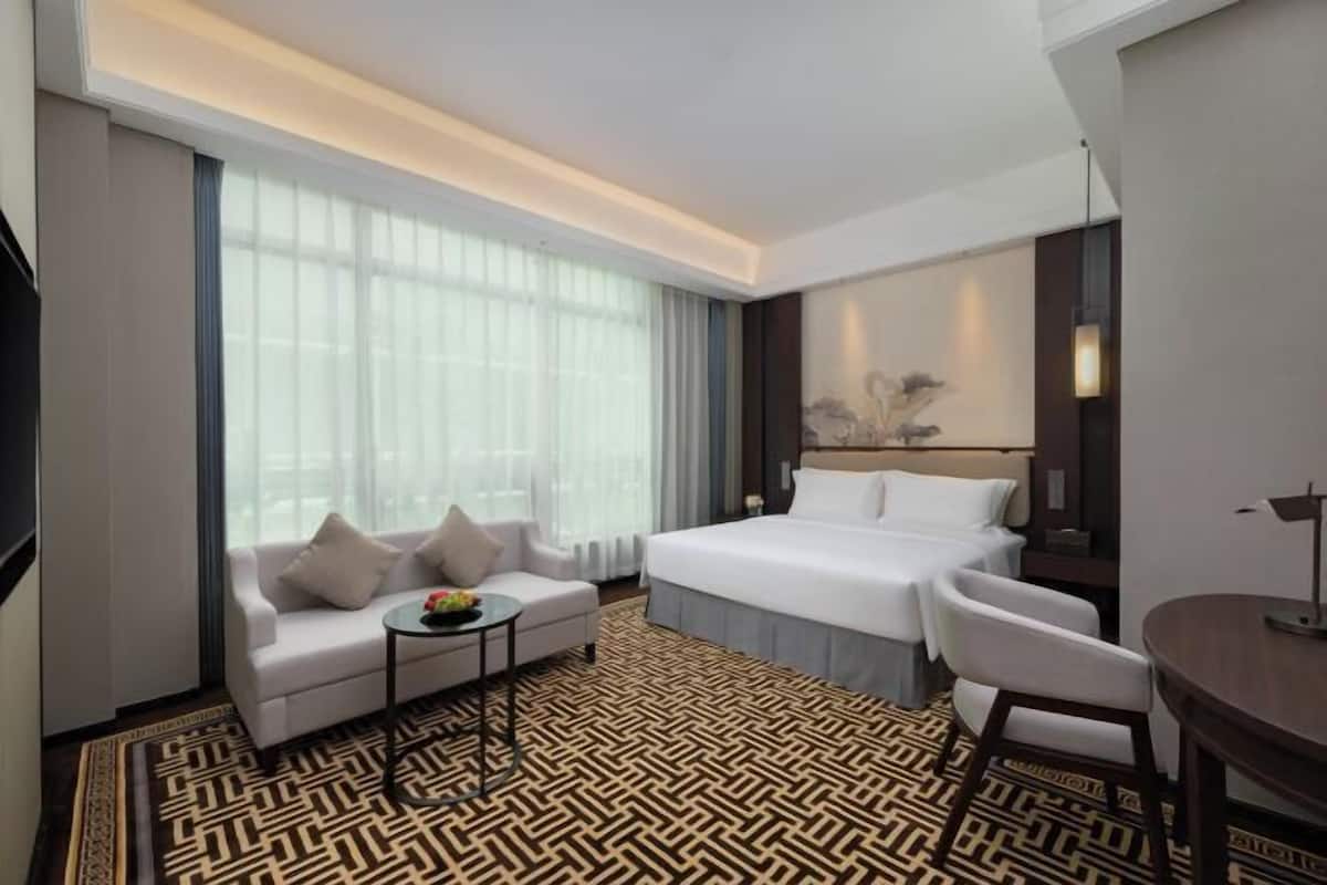 Minibar, in-room safe, desk, blackout drapes