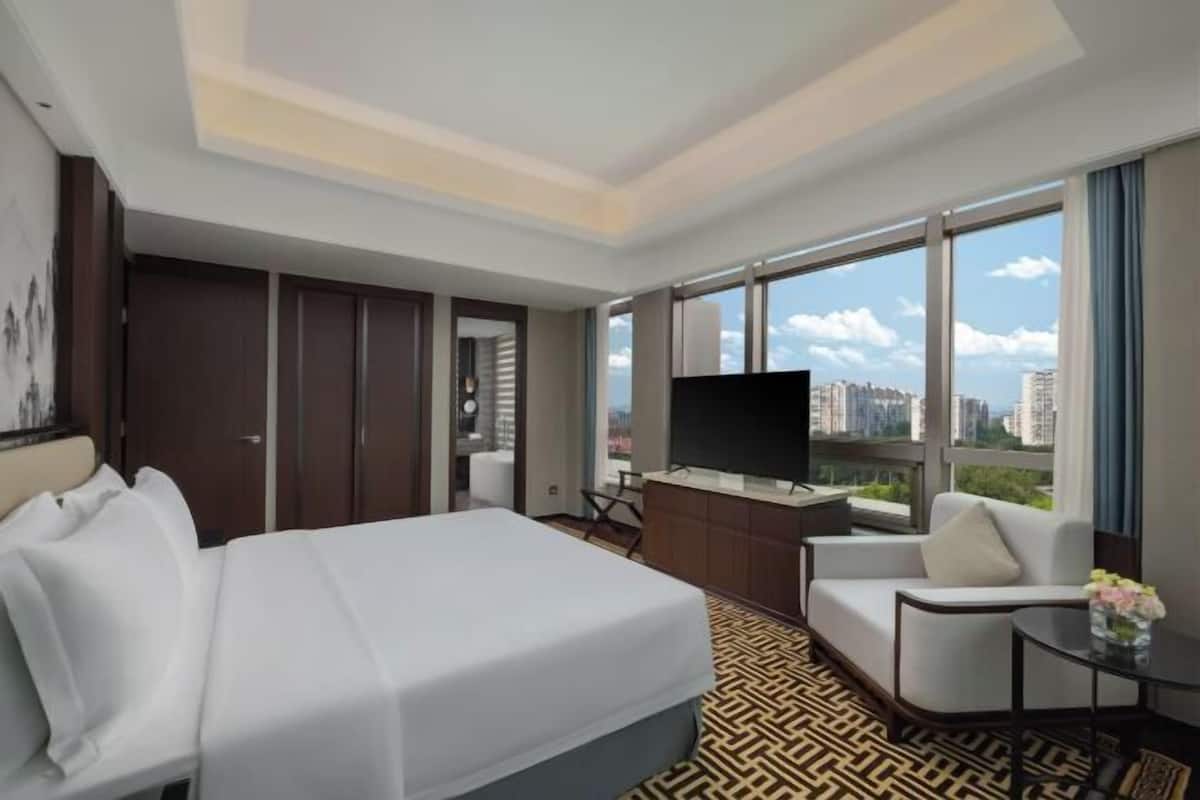 Minibar, in-room safe, desk, blackout drapes