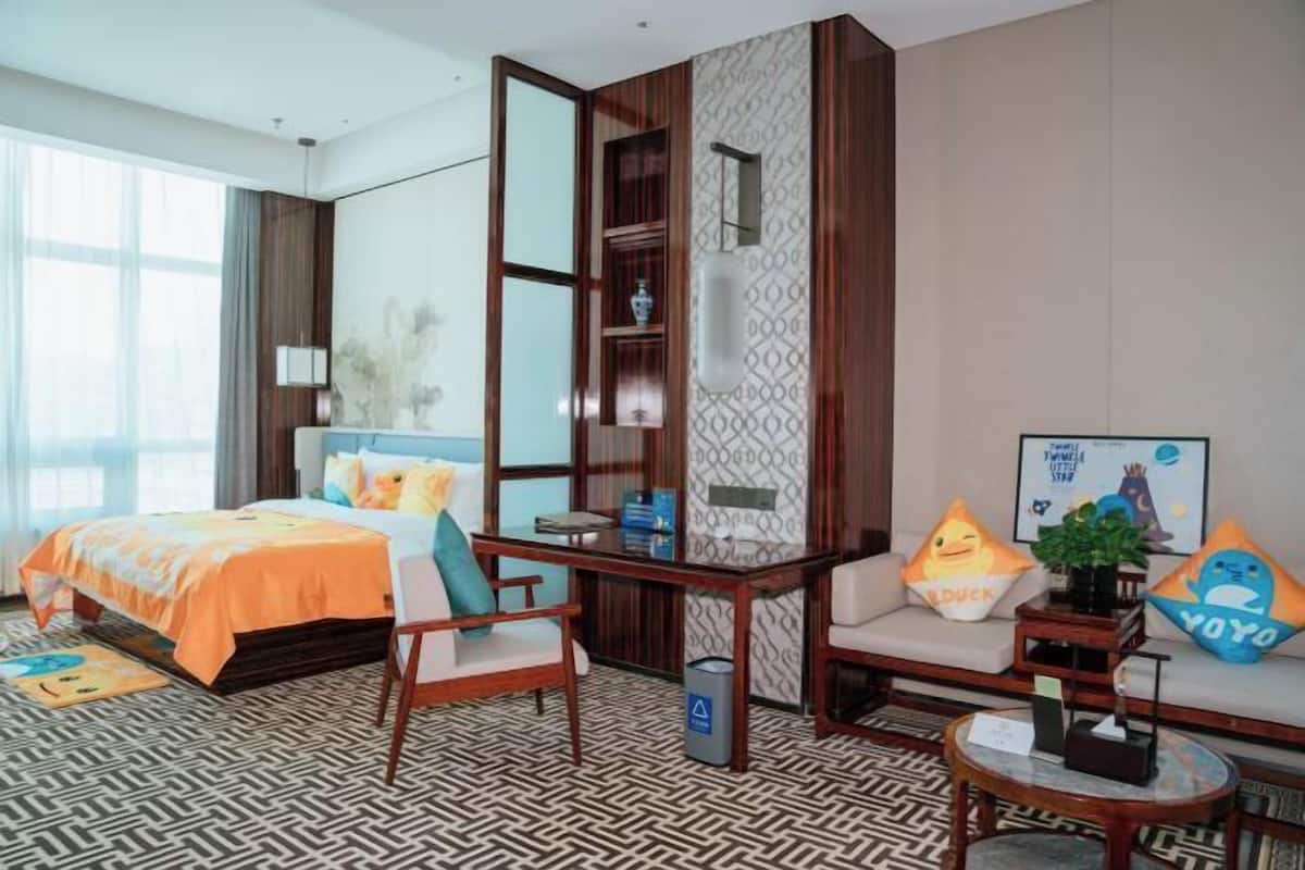 Minibar, in-room safe, desk, blackout drapes