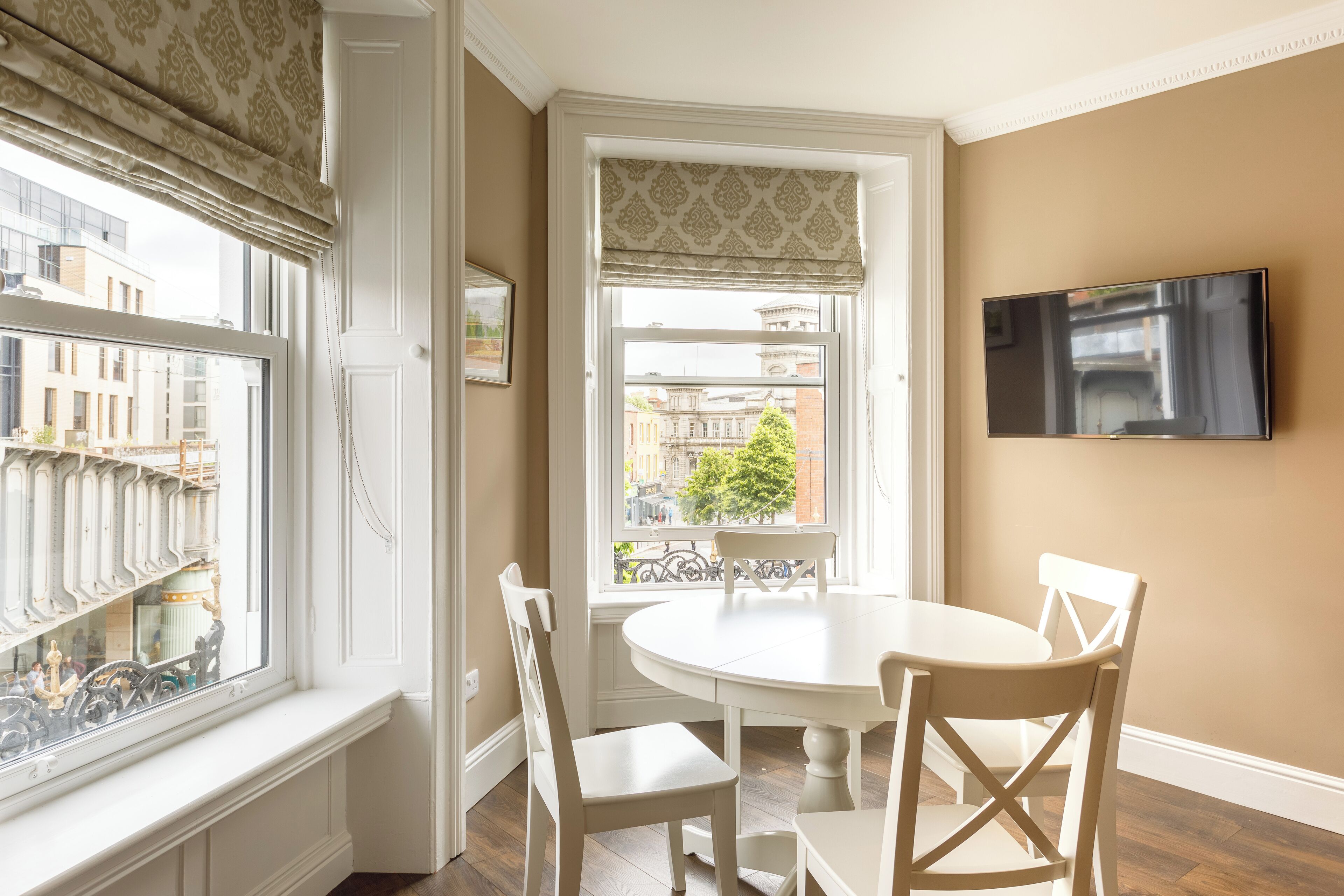 Smart TV 43 polegadas com canais a cabo, TV