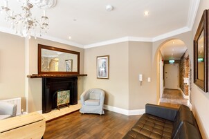 Deluxe Apartment, Multiple Beds, Non Smoking | Iron/ironing board, free WiFi, bed sheets