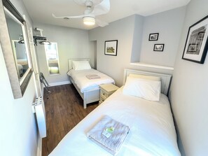 Departamento estándar | Tabla de planchar con plancha, wifi gratis y ropa de cama 