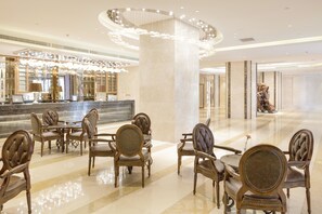 Lobby sitting area - Yuexin Tomorrow Hotel Sanya (Sanya)