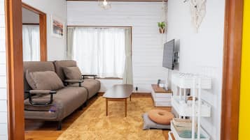 Basic Apartment | Living area | Flat-screen TV