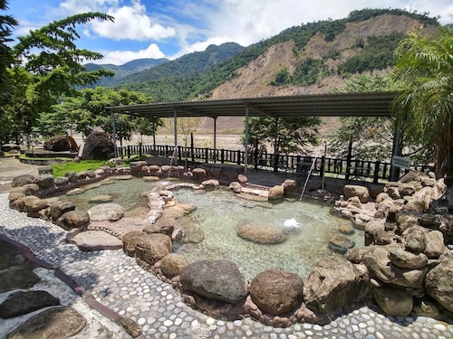Fangchen Hot Spring Resort