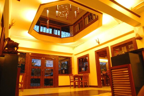 Lobby - Centro Mactan Suites (Lapu-Lapu)