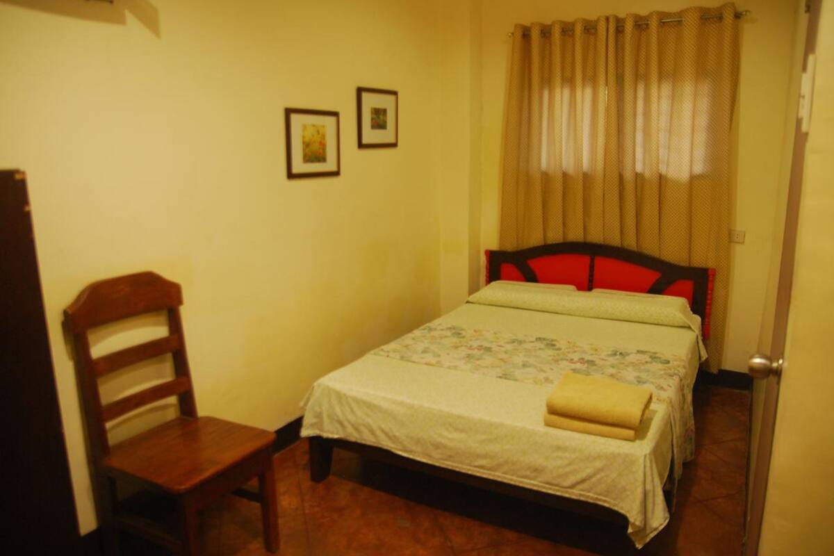Standard Double Room | Desk, iron/ironing board (on request), WiFi (free), bed sheets