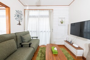 Living area - Leaf (Kamakura)