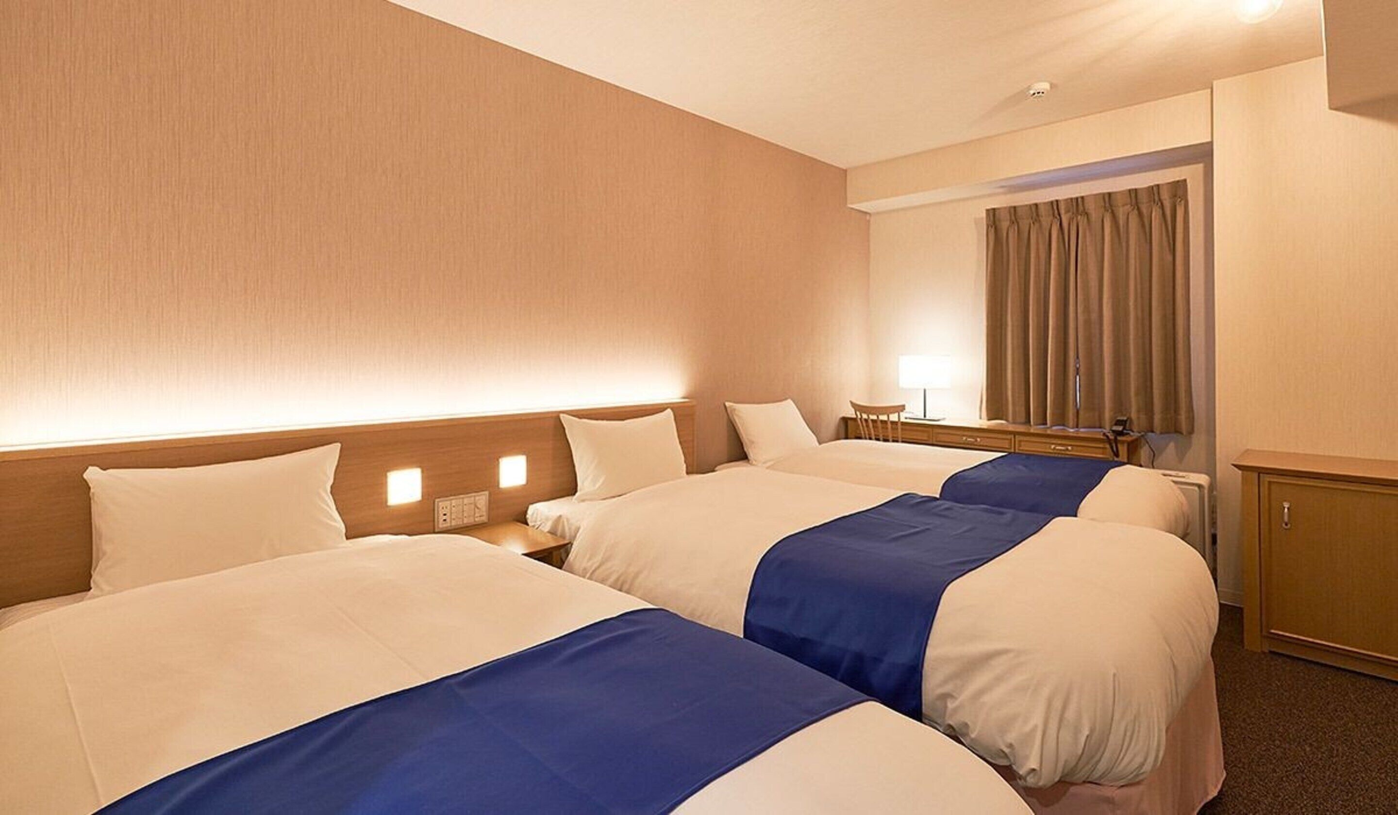 triple room | in-room safe, blackout curtains, iron/ironing board, free wifi