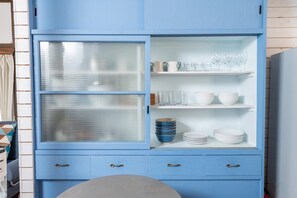 Private Vacation Home | Private kitchen | Fridge, microwave, stovetop, electric kettle - Blue Lagoon (Kamakura)