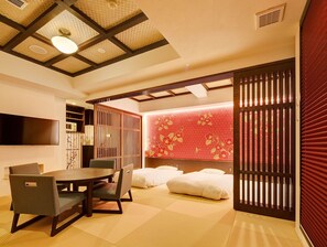 Individually decorated, individually furnished, desk, iron/ironing board - Sanrriott Kitahama (Osaka)