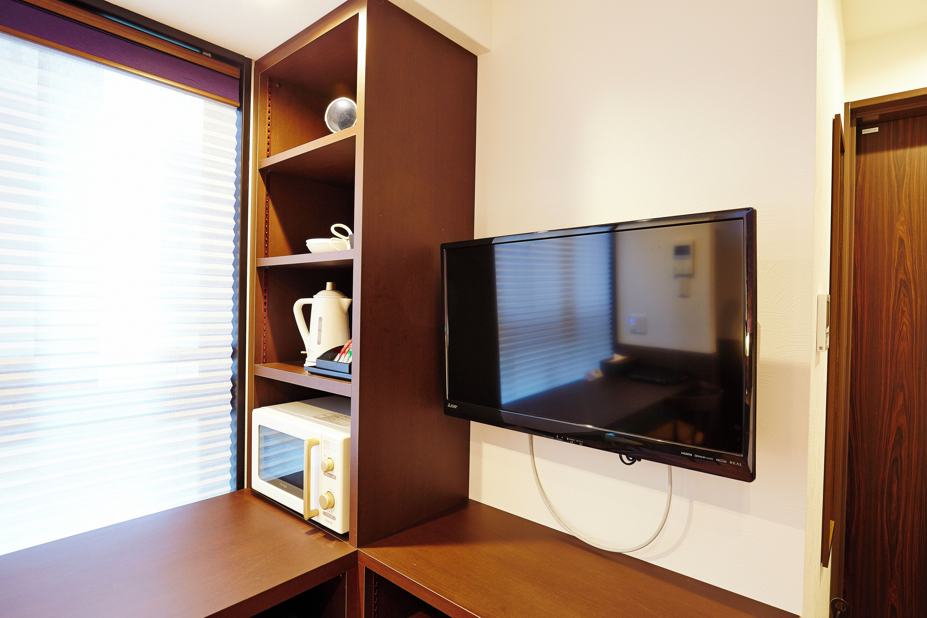 design double room | individually decorated, individually furnished, desk, laptop workspace