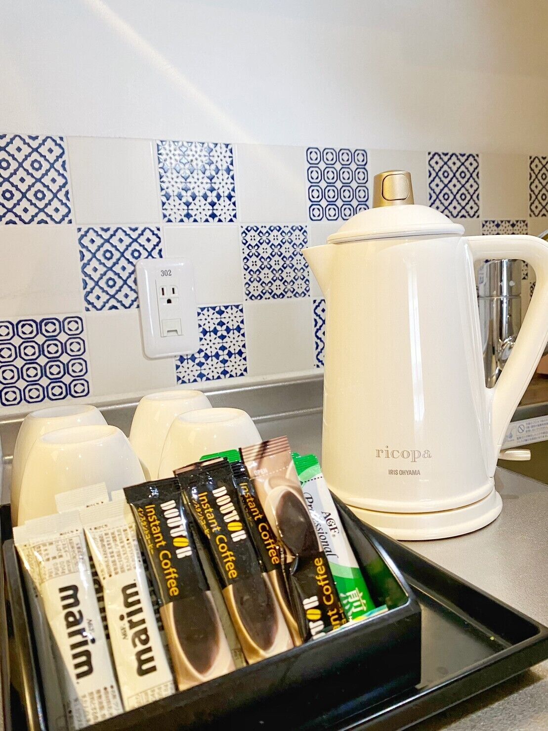 deluxe room | private kitchen | fridge, microwave, electric kettle