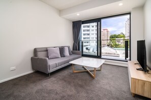 City Apartment, 2 Bedrooms, City View | Living area