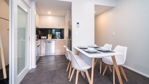 Dining - Brand New Apartment on Anzac Ave (Auckland)