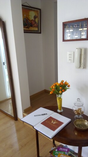 Exclusive Apartment, 1 Queen Bed with Sofa bed, Smoking, City View | Living area | LCD TV, Netflix - Alto Belgrano (San Salvador de Jujuy)