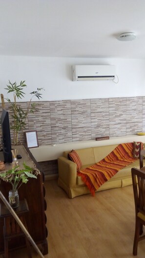 Exclusive Apartment, 1 Queen Bed with Sofa bed, Smoking, City View | Living room | LCD TV, Netflix - Alto Belgrano (San Salvador de Jujuy)